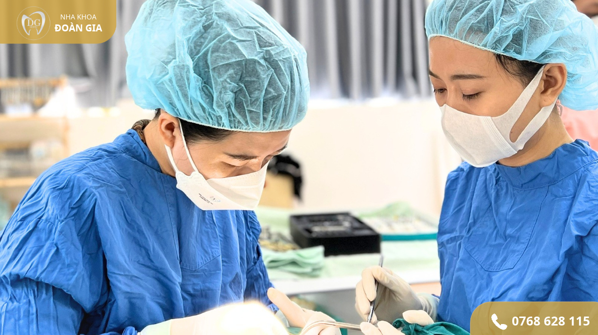 NGƯỜI LỚN TUỔI CÓ TRỒNG IMPLANT 5