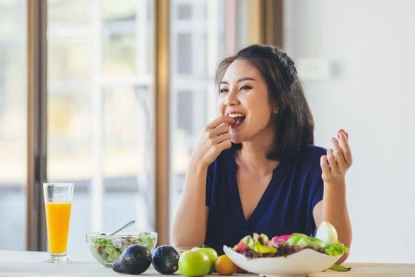 Những thực phẩm bạn nên ăn sau khi tẩy trắng răng